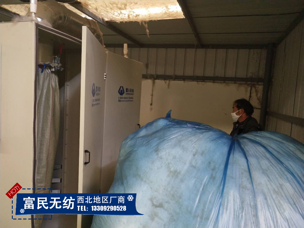 手塞棉生产